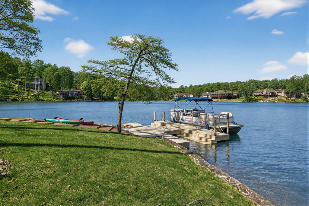 Crossville, Tennessee, 38558, United States, 4 Bedrooms Bedrooms, ,4 BathroomsBathrooms,Residential,Active,2052072