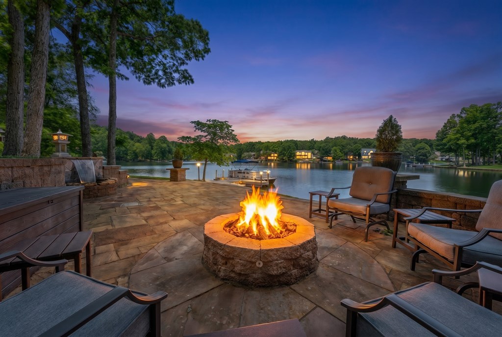Crossville, Tennessee, 38558, United States, 4 Bedrooms Bedrooms, ,4 BathroomsBathrooms,Residential,Active,2052072