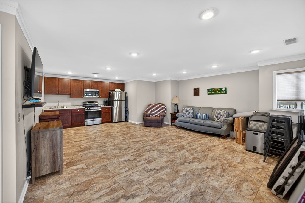 Crossville, Tennessee, 38558, United States, 4 Bedrooms Bedrooms, ,4 BathroomsBathrooms,Residential,Active,2052072