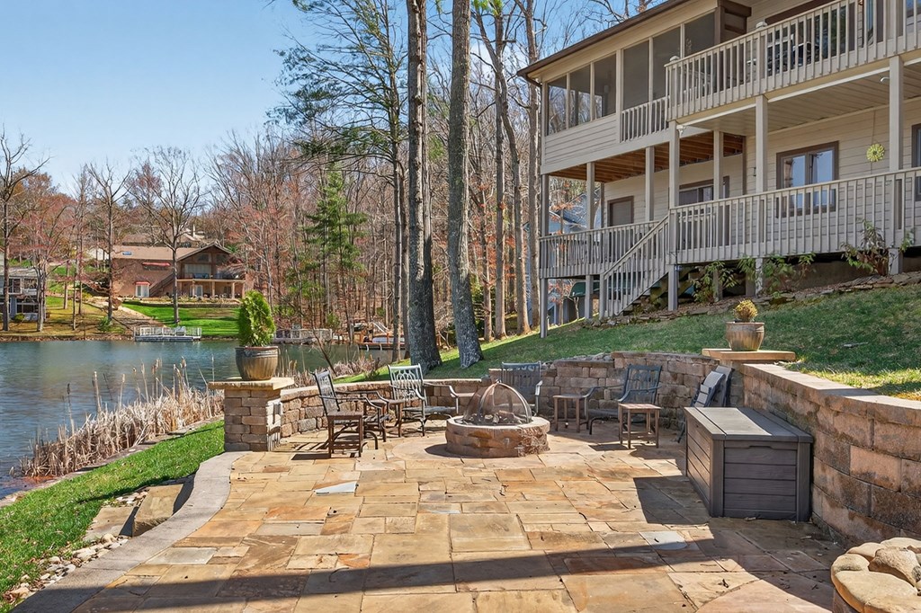 Crossville, Tennessee, 38558, United States, 4 Bedrooms Bedrooms, ,4 BathroomsBathrooms,Residential,Active,2052072