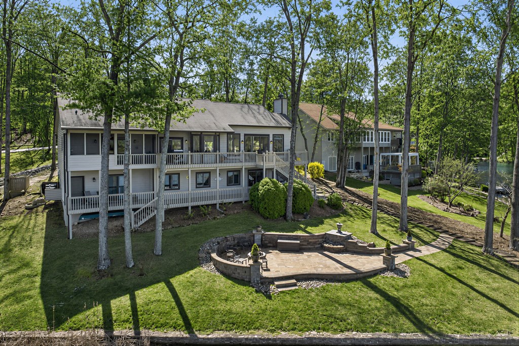 Crossville, Tennessee, 38558, United States, 4 Bedrooms Bedrooms, ,4 BathroomsBathrooms,Residential,Active,2052072