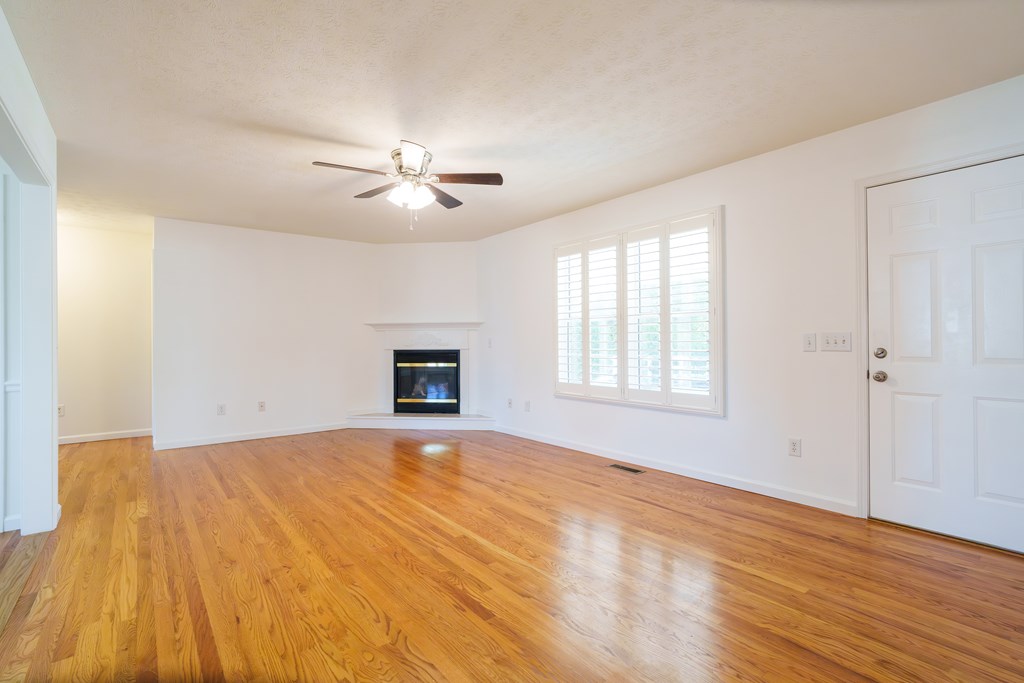 372 Brookside Dr.