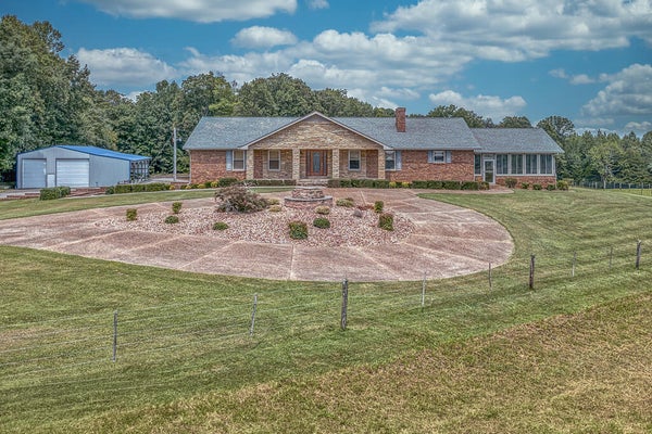 4031 CUMBY RD, COOKEVILLE, TN 38501 - Image ce4485fd5a207ccf24ae2c1b7326fbb7/3353643202