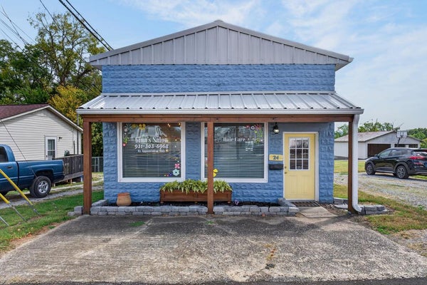 24 N SPRING ST, SPARTA, TN 38583 - Image cfc52e59b45fb2a23e7747bcf1ae2e86/1922718368