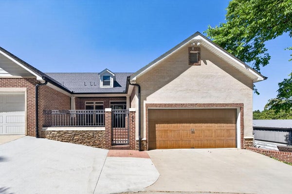 96 S MAPLE AVE, COOKEVILLE, TN 38501 - Image d2df4d222cd55e71f75cc4dbfde44ec6/3955717164