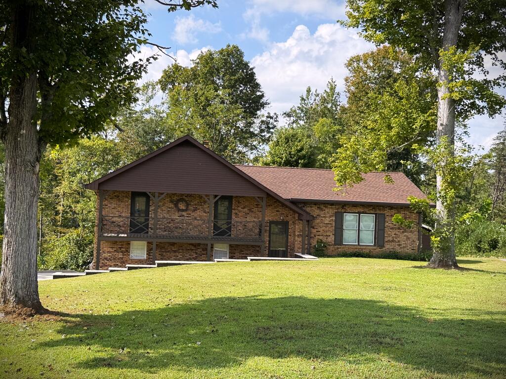 2239 Hilham Hwy - Photo 2