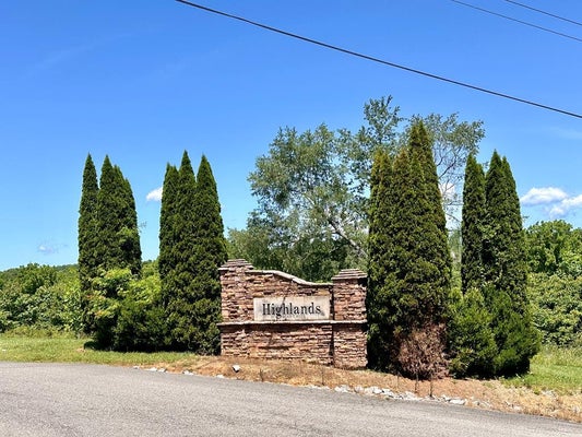 2036 BEAR CREEK CIR, COOKEVILLE, TN 38506 - Image e1a8b39c83728df7e1d1fb01144d2edb/1413844033