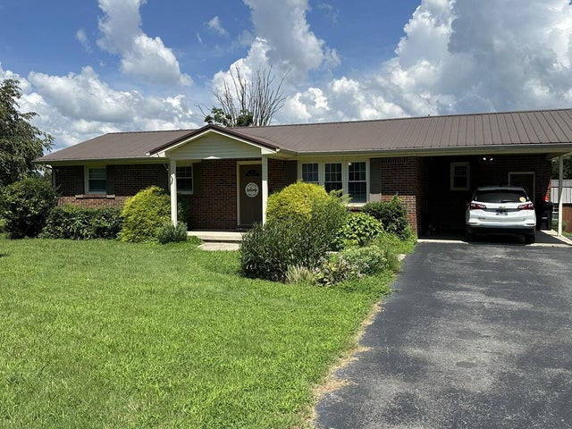 1567 Clemmons Road