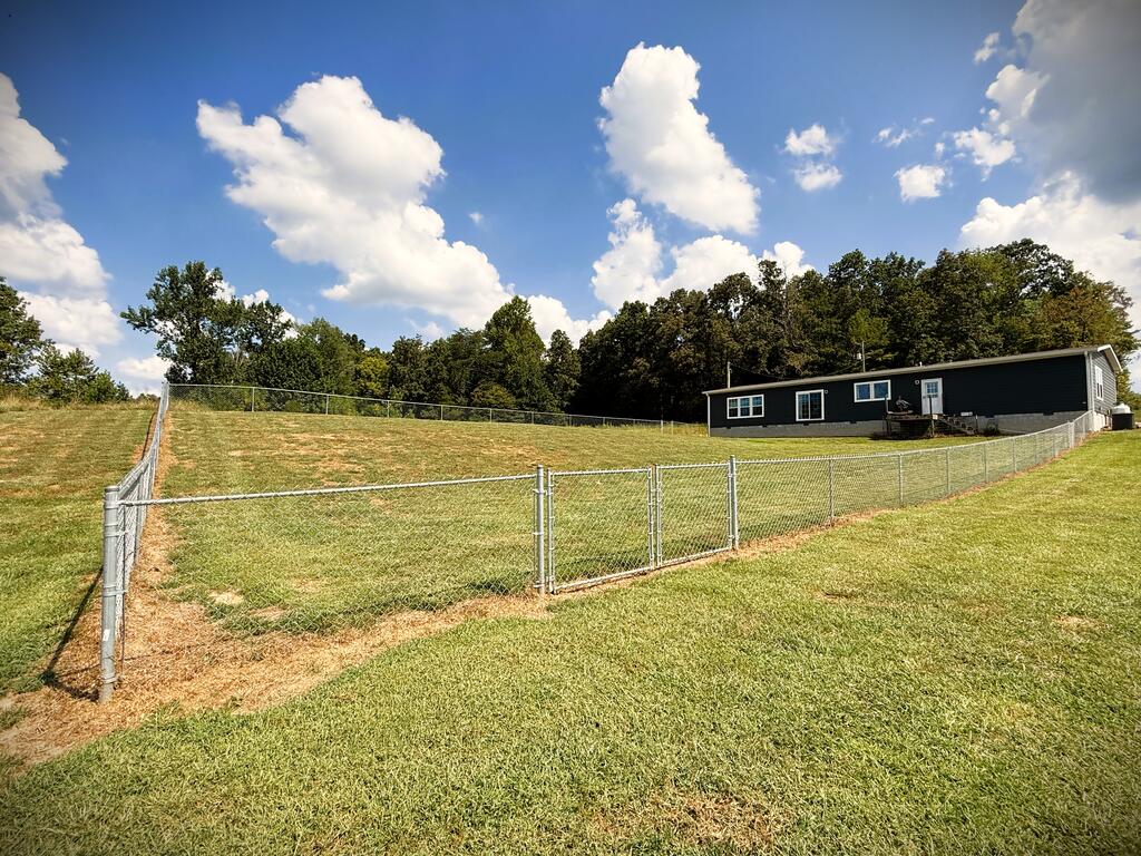 760 Dogwalk Rd - Photo 4