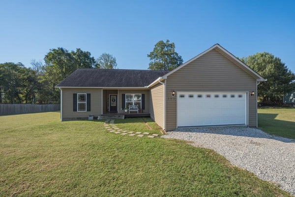 391 AUTUMN HILLS DR, RICKMAN, TN 38580 - Image e6bbf092d9d3e41dd112e90691ee8167/1230743378