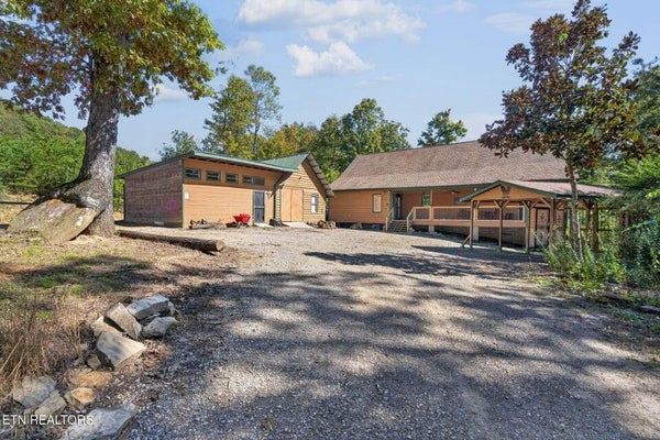 240 MEMORY LN, MONTEREY, TN 38574 - Image efb4e01b165e69ce3d3dbd563e123c35/2371111932