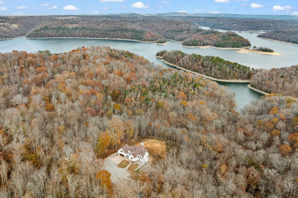 Byrdstown, Tennessee, 38549, United States, 5 Bedrooms Bedrooms, ,5 BathroomsBathrooms,Residential,Active,1994961