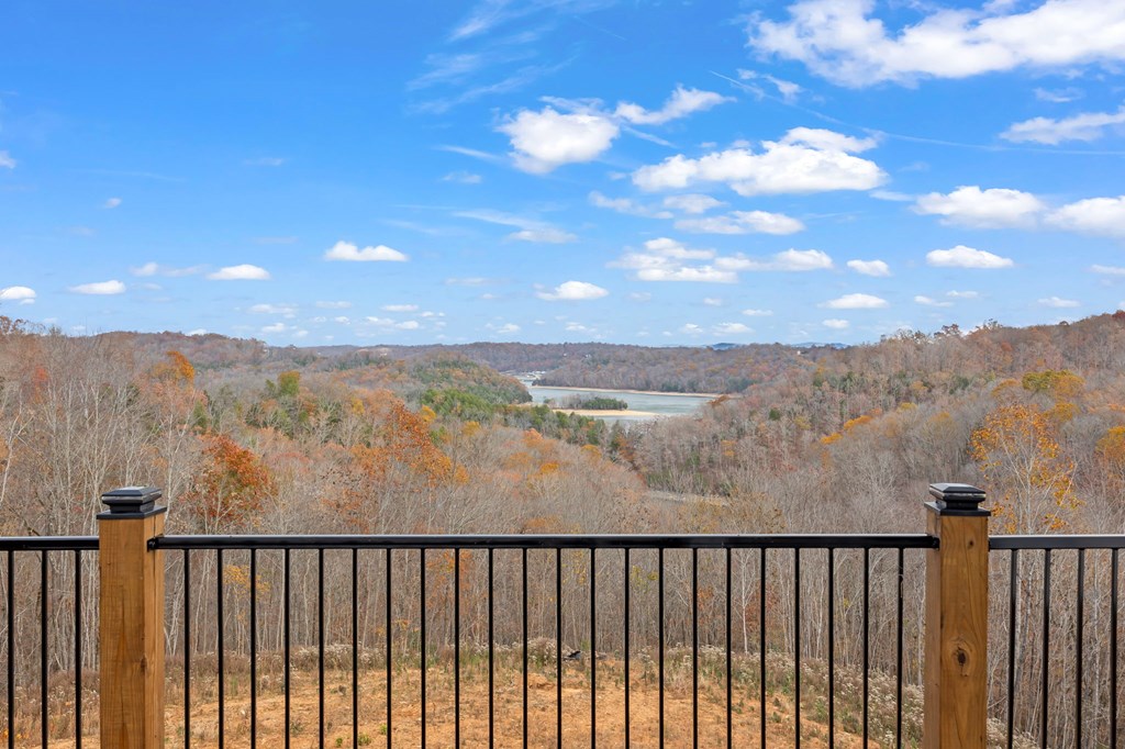 Byrdstown, Tennessee, 38549, United States, 5 Bedrooms Bedrooms, ,5 BathroomsBathrooms,Residential,Active,1994961