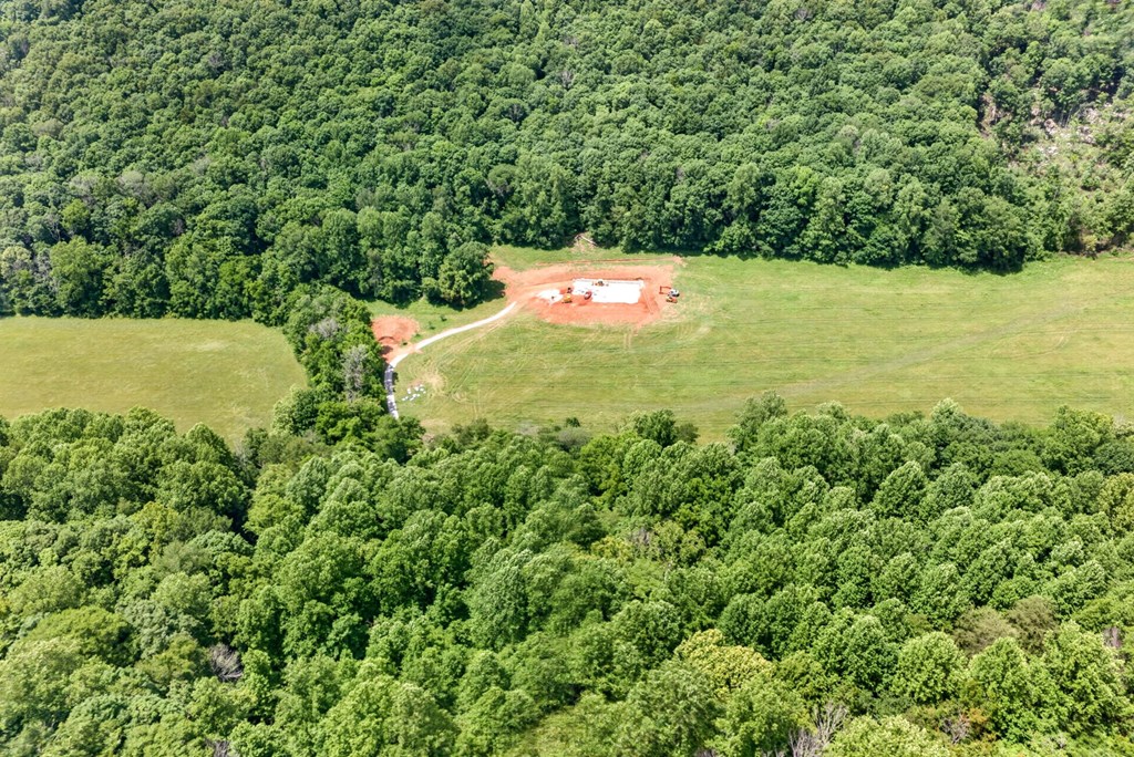 1088 Lee Hollow Rd