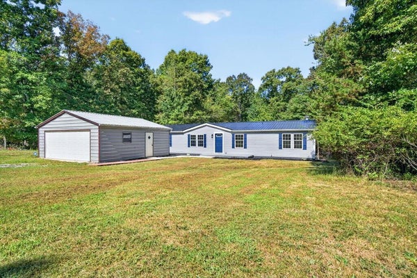 3142 OSWEGO RD, CROSSVILLE, TN 38572 - Image ffd13c8a1fe36ef2bab878c31a45a159/4173849405