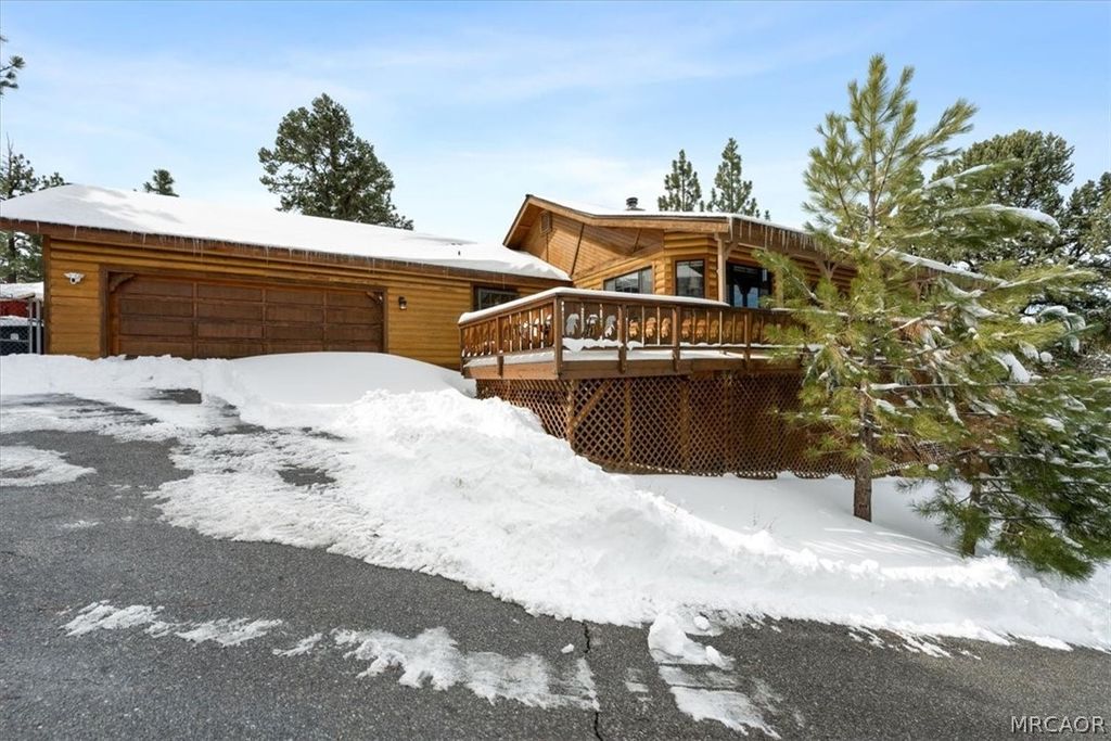 Photo of 1304 Malabar Way, Big Bear City, CA 92314 (MLS # 32600353)