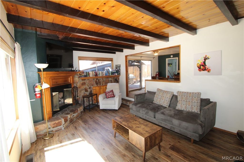 Photo of 406 Quail Drive, Big Bear Lake, CA 92315 (MLS # 32600231)