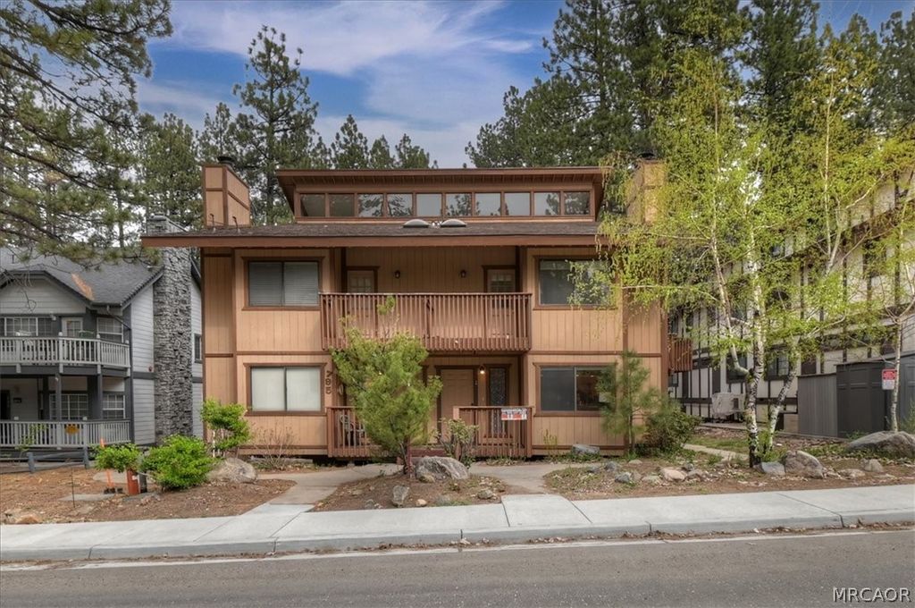 Photo of 795 Summit Boulevard #2, Big Bear Lake, CA 92315 (MLS # 32600703)