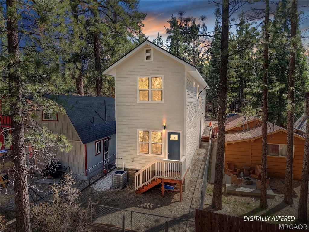 Photo of 911 Sugarloaf Boulevard, Big Bear City, CA 92314 (MLS # 32600612)