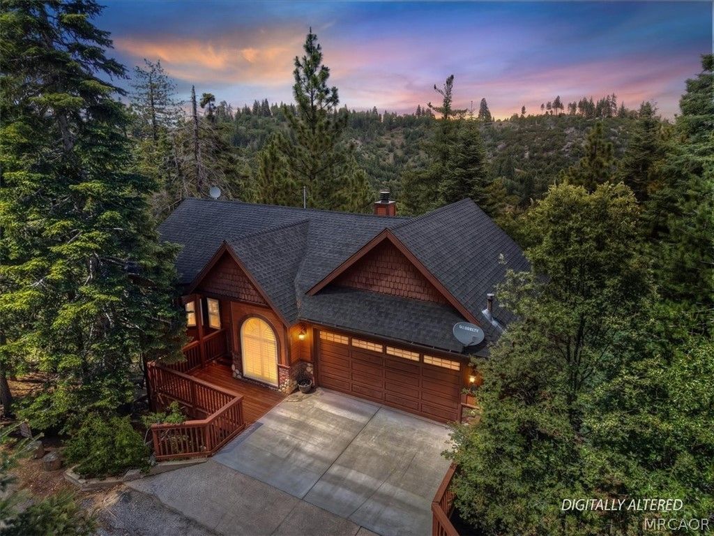Photo of 26285 Spyglass Drive, Lake Arrowhead, CA 92352 (MLS # 32601161)