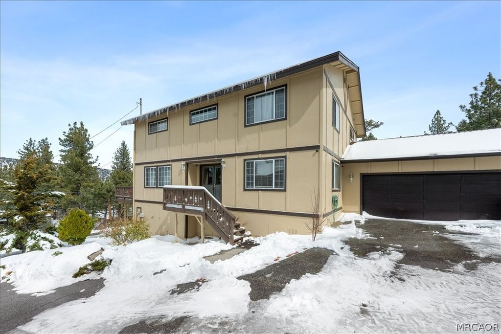 Photo of 1310 Malabar Way, Big Bear City, CA 92314 (MLS # 32600352)