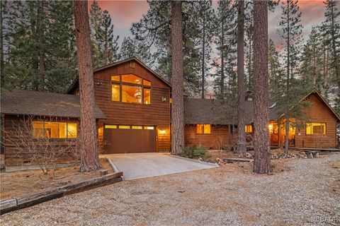 Photo of 39585 Lakeview Pines Road, Big Bear Lake, CA 92315 (MLS # 32500081)