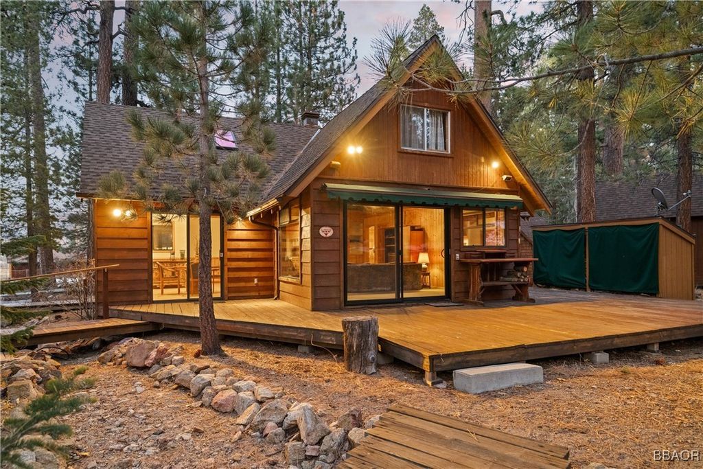 Photo of 39585 Lakeview Pines Road, Big Bear Lake, CA 92315 (MLS # 32500081)