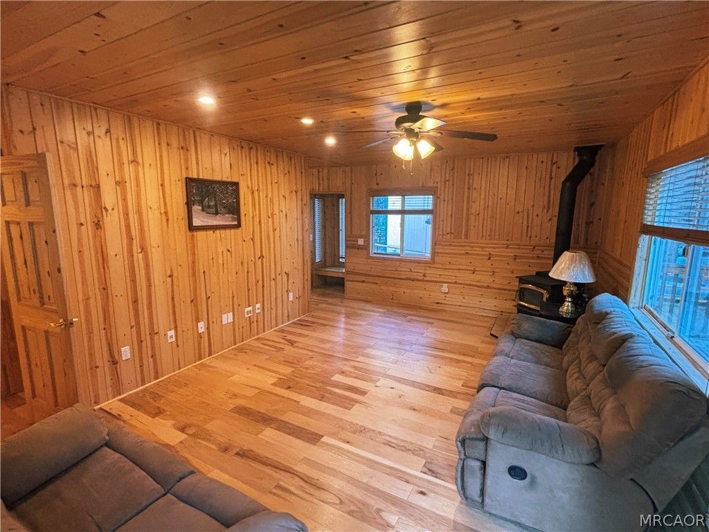 Photo of 33308 Iris Drive, Green Valley Lake, CA 92341 (MLS # 32600388)