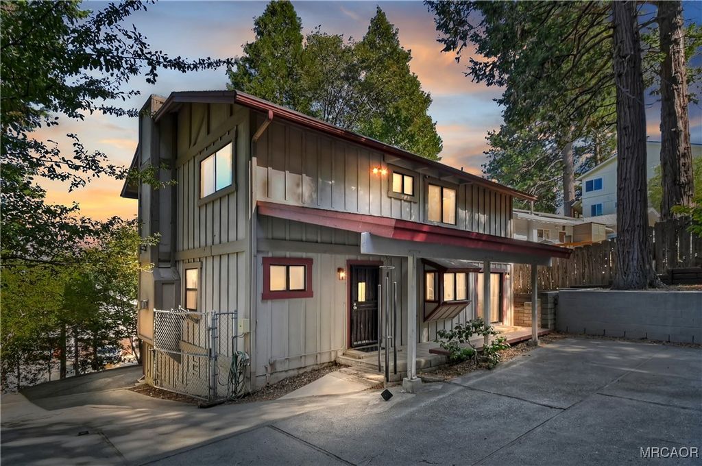 Photo of 242 Weisshorn Drive, Crestline, CA 92325 (MLS # 32502405)