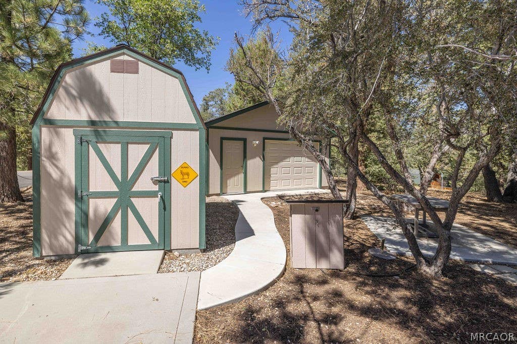 Photo of 803 Plumas Court, Big Bear City, CA 92314 (MLS # 32601826)
