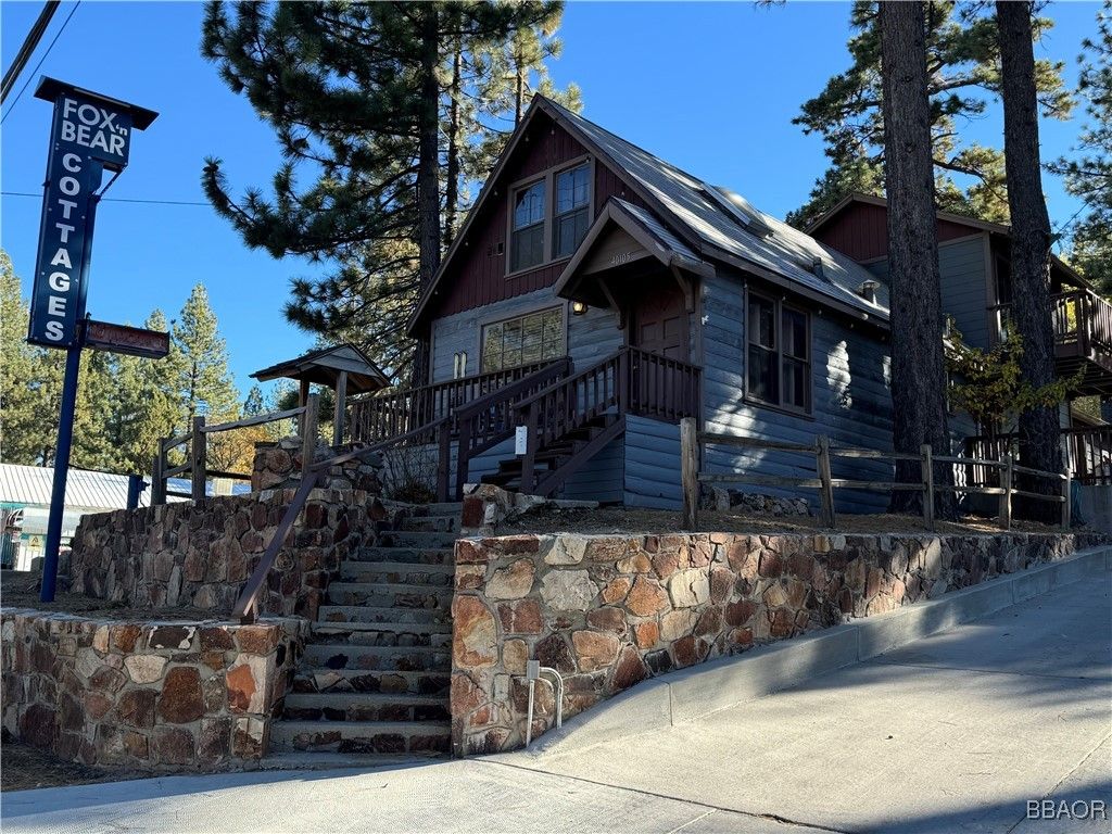 Photo of 40105 Big Bear Blvd Boulevard, Big Bear Lake, CA 92315 (MLS # 32406206)