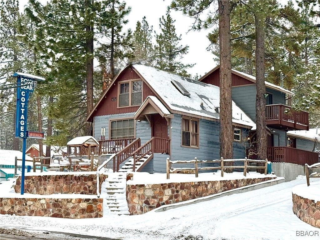Photo of 40105 Big Bear Blvd Boulevard, Big Bear Lake, CA 92315 (MLS # 32406206)