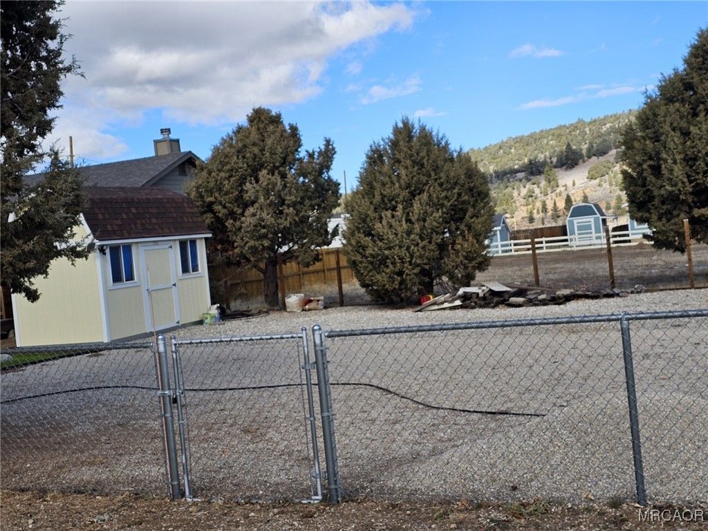 Photo of 849 Hemlock Lane, Big Bear City, CA 92314 (MLS # 32600134)