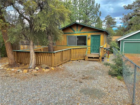 Photo of 551 Highland Lane, Sugarloaf, CA 92386 (MLS # 32601711)