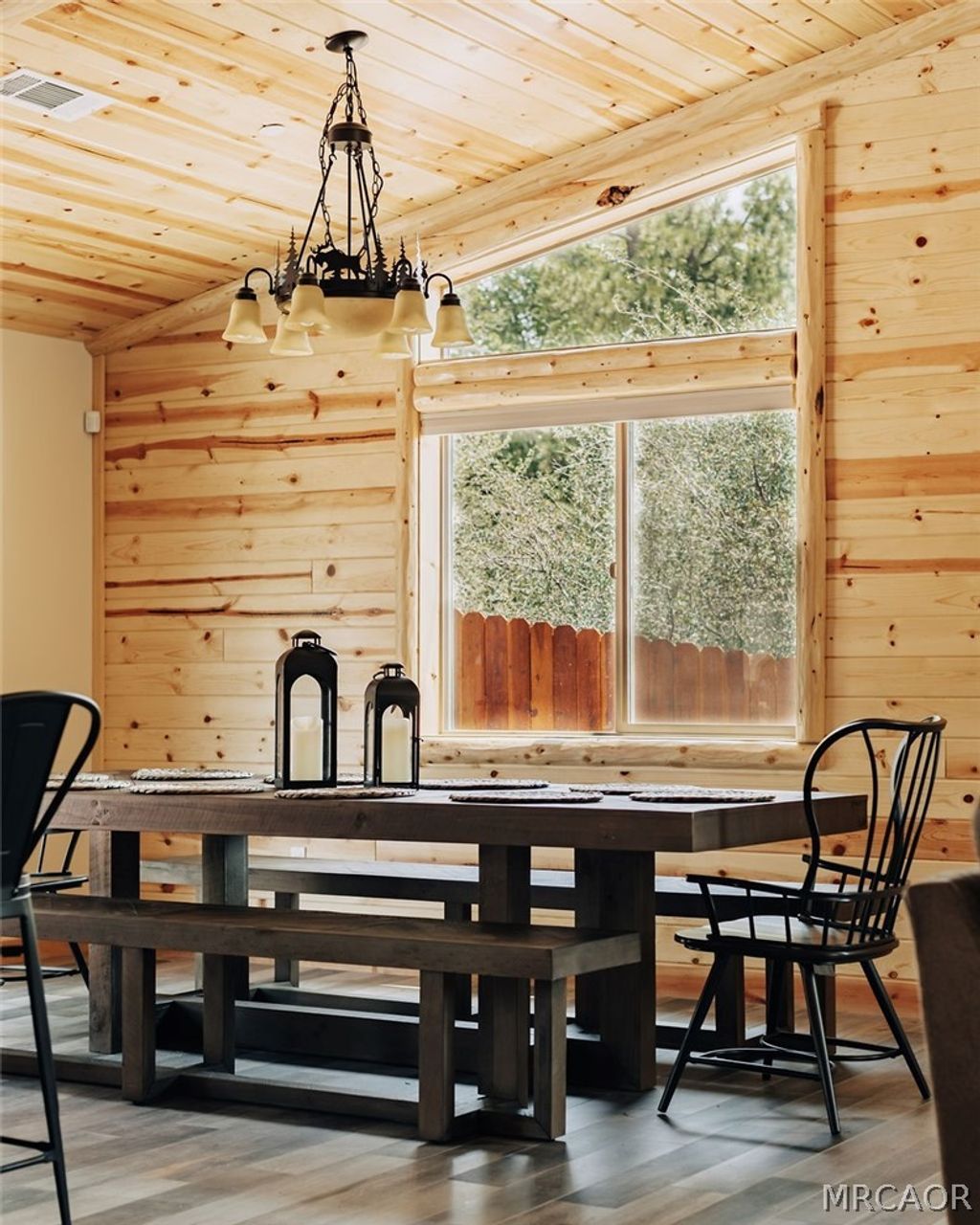 Photo of 315 Northern Cross Drive, Big Bear Lake, CA 92315 (MLS # 32600877)