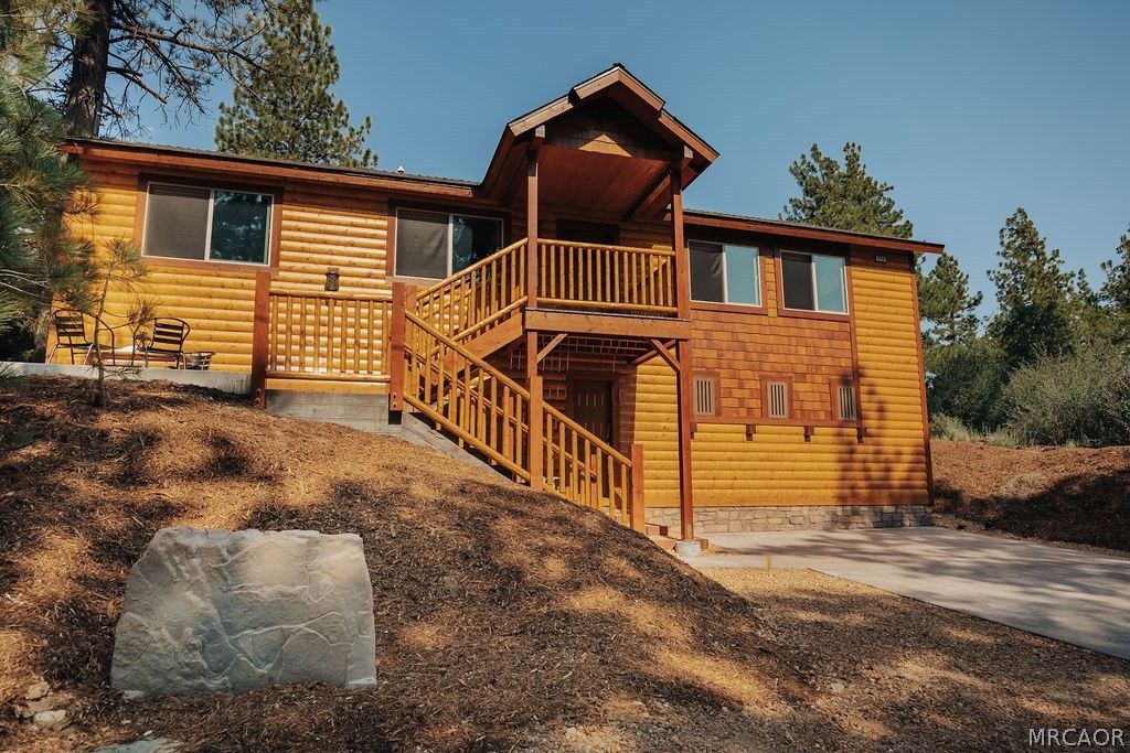 Photo of 315 Northern Cross Drive, Big Bear Lake, CA 92315 (MLS # 32600877)