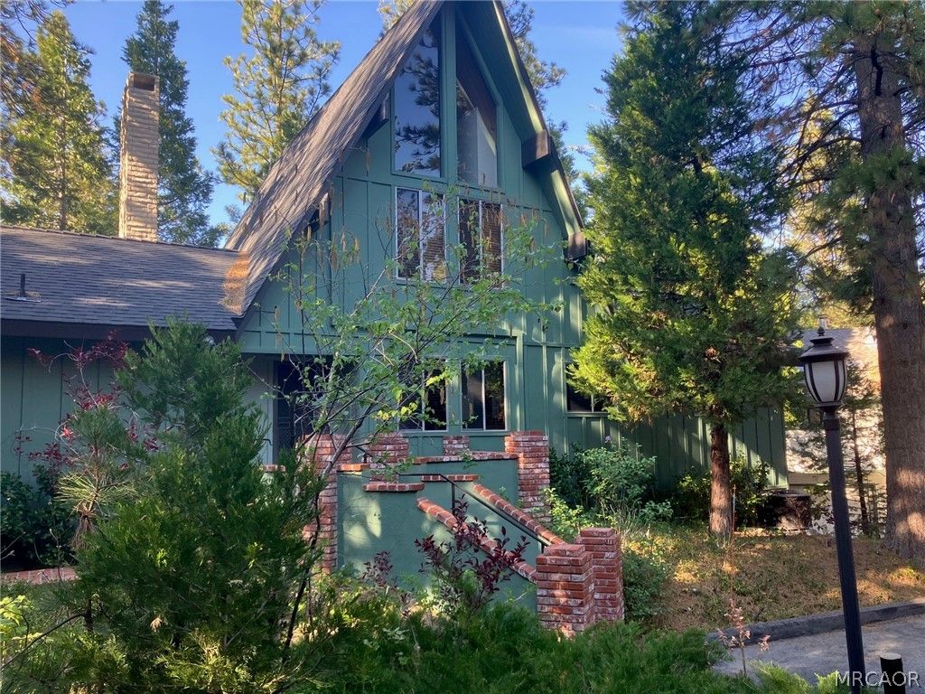 Photo of 180 Grass Valley Road #42, Blue Jay, CA 92317 (MLS # 32600733)