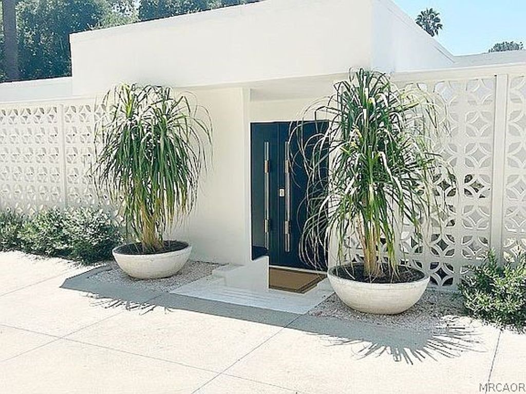 Photo of 1030 San Rafael Ln Ln, Pasadena, CA 91105 (MLS # 32600565)