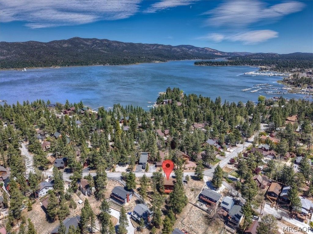 Photo of 490 Vista Lane, Big Bear Lake, CA 92315 (MLS # 32600864)