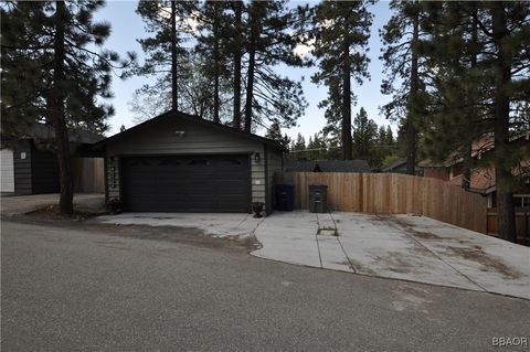 Photo of 40122 Highland Road, Big Bear Lake, CA 92315 (MLS # 32501391)