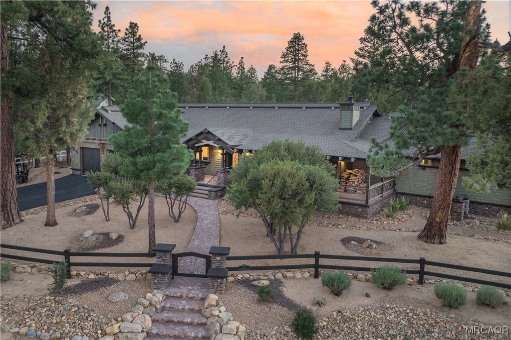 Photo of 1605 Shenandoah Way, Big Bear City, CA 92314 (MLS # 32502545)