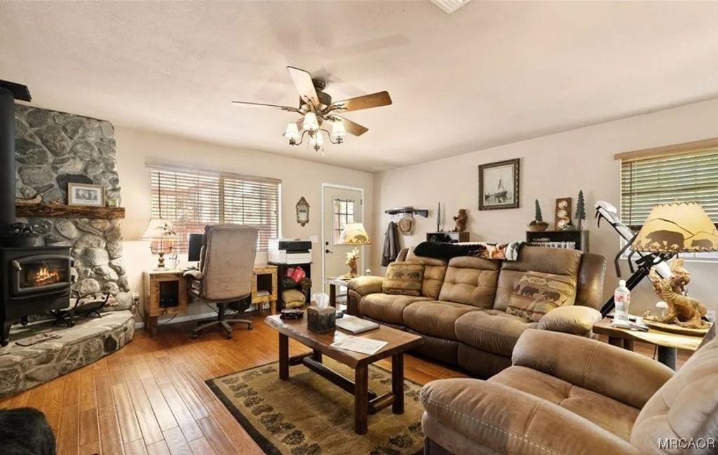 Photo of 230 Vista Avenue, Sugarloaf, CA 92386 (MLS # 32600072)