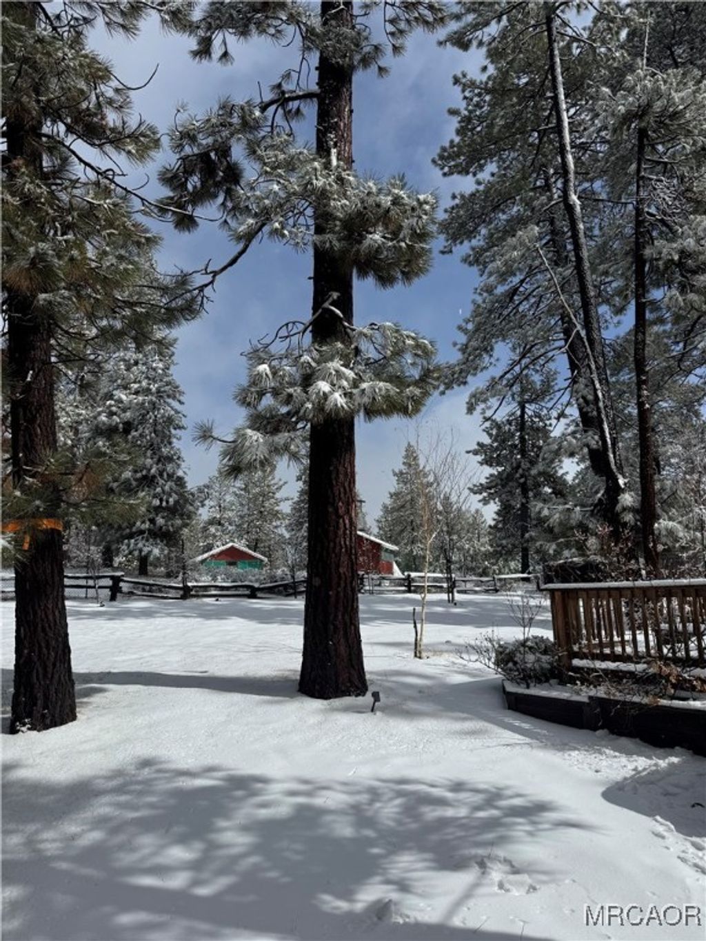 Photo of 39934 Forest Road, Big Bear Lake, CA 92315 (MLS # 32502230)