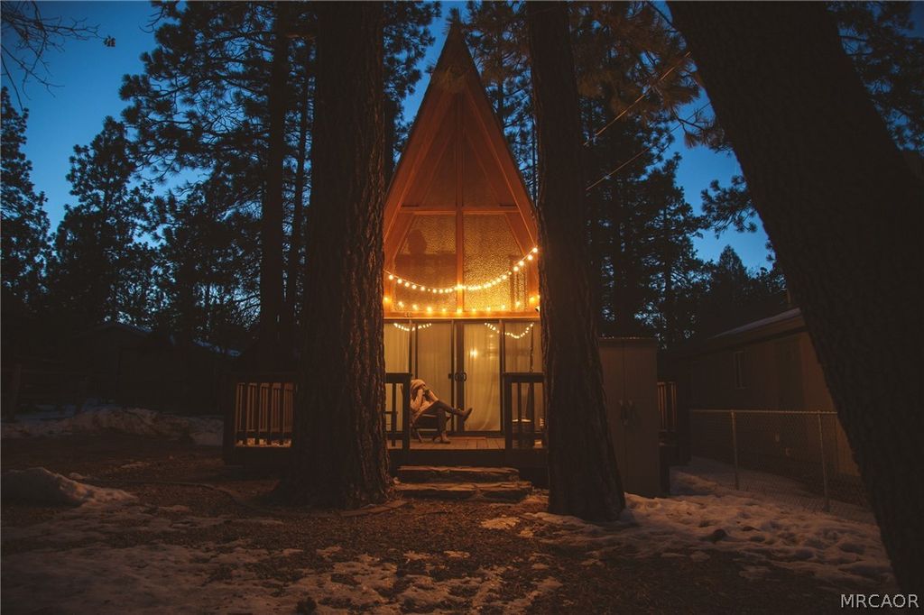 Photo of 446 Riverside Avenue, Sugarloaf, CA 92386 (MLS # 32600408)