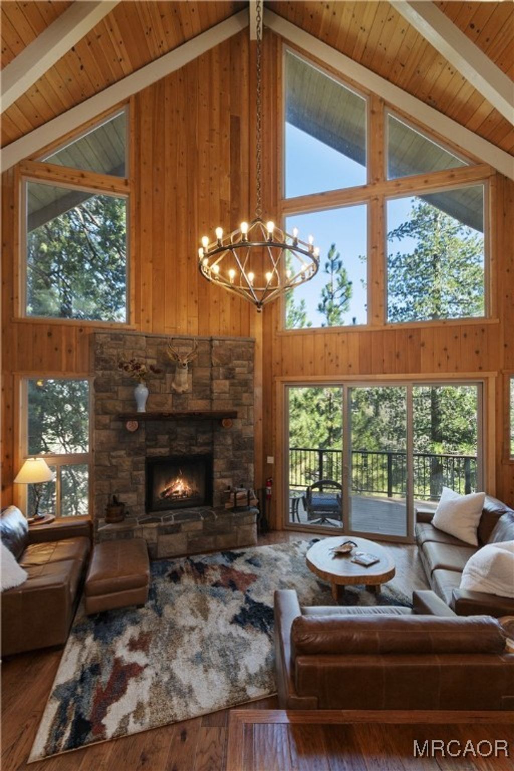 Photo of 26621 Thunderbird Drive, Lake Arrowhead, CA 92391 (MLS # 32502792)