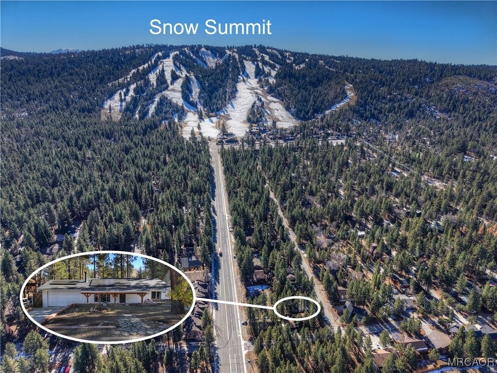 Photo of 565 Golden West Drive, Big Bear Lake, CA 92315 (MLS # 32502741)