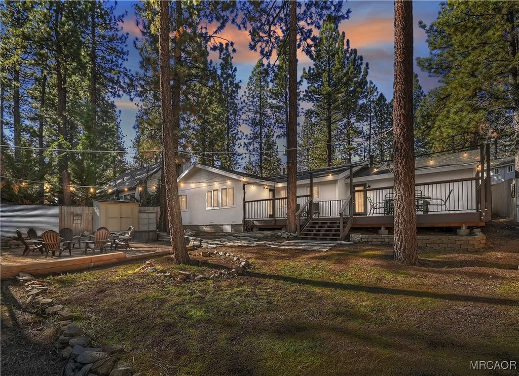 Photo of 565 Golden West Drive, Big Bear Lake, CA 92315 (MLS # 32502741)