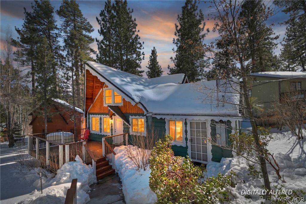 Photo of 39263 N Bay Drive, Big Bear Lake, CA 92315 (MLS # 32600377)