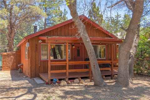Photo of 451 Cedar Lane, Sugarloaf, CA 92386 (MLS # 32601103)