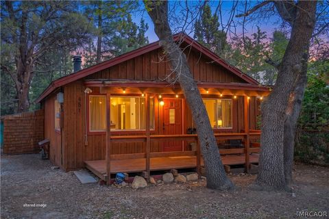 Photo of 451 Cedar Lane, Sugarloaf, CA 92386 (MLS # 32601103)